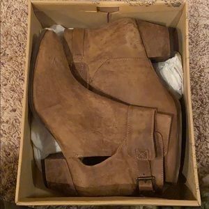Free People Belleville Khaki bootie size 41